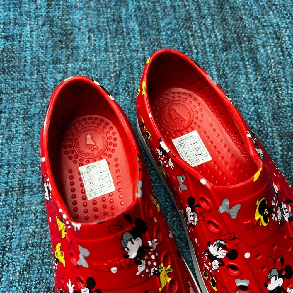 Native x Disney Slip On Minnie Mouse Shoes in Red White Black Women's Size 7